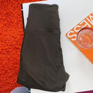 Super high-rise olive green thermal Lululemon leggings/ 28 length